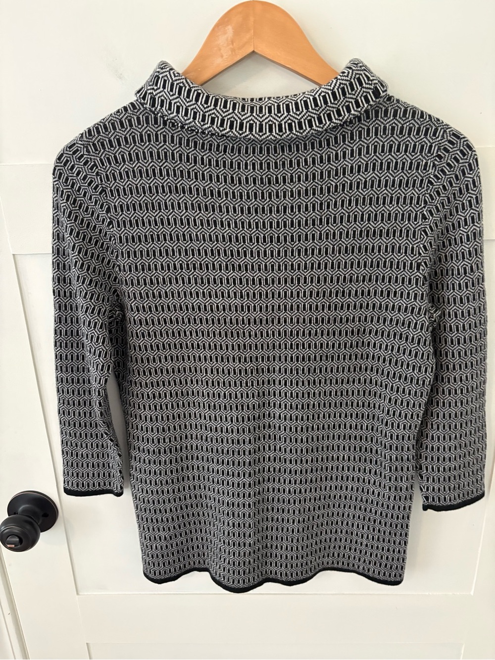 Talbots Pure Merino Wool Mock Neck Geometric Sweater. Size Small. - Picture 4 of 10